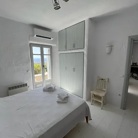 Petro's - Sarakiniko Parikia (Paros)