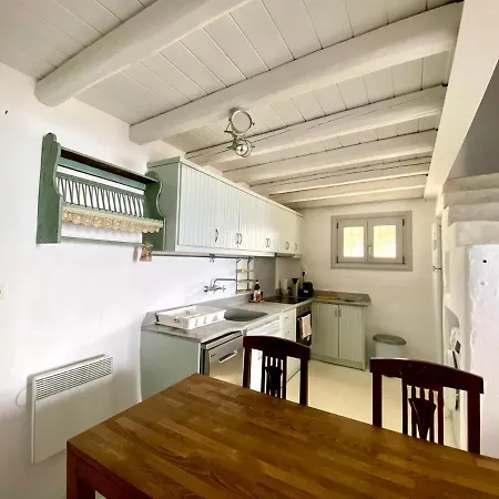 Petro's - Sarakiniko Villa