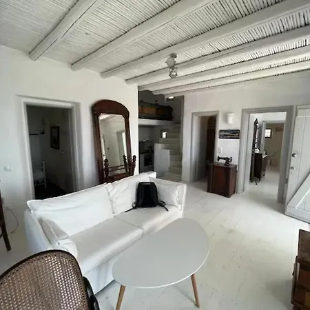 Petro's - Sarakiniko Parikia (Paros)